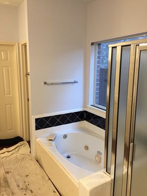 Before & After Bathroom Remodel in Houston, TX (1)
