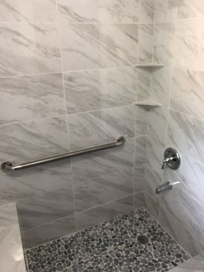 Bathtub to Walk in Shower Conversion in Houston, TX (3)